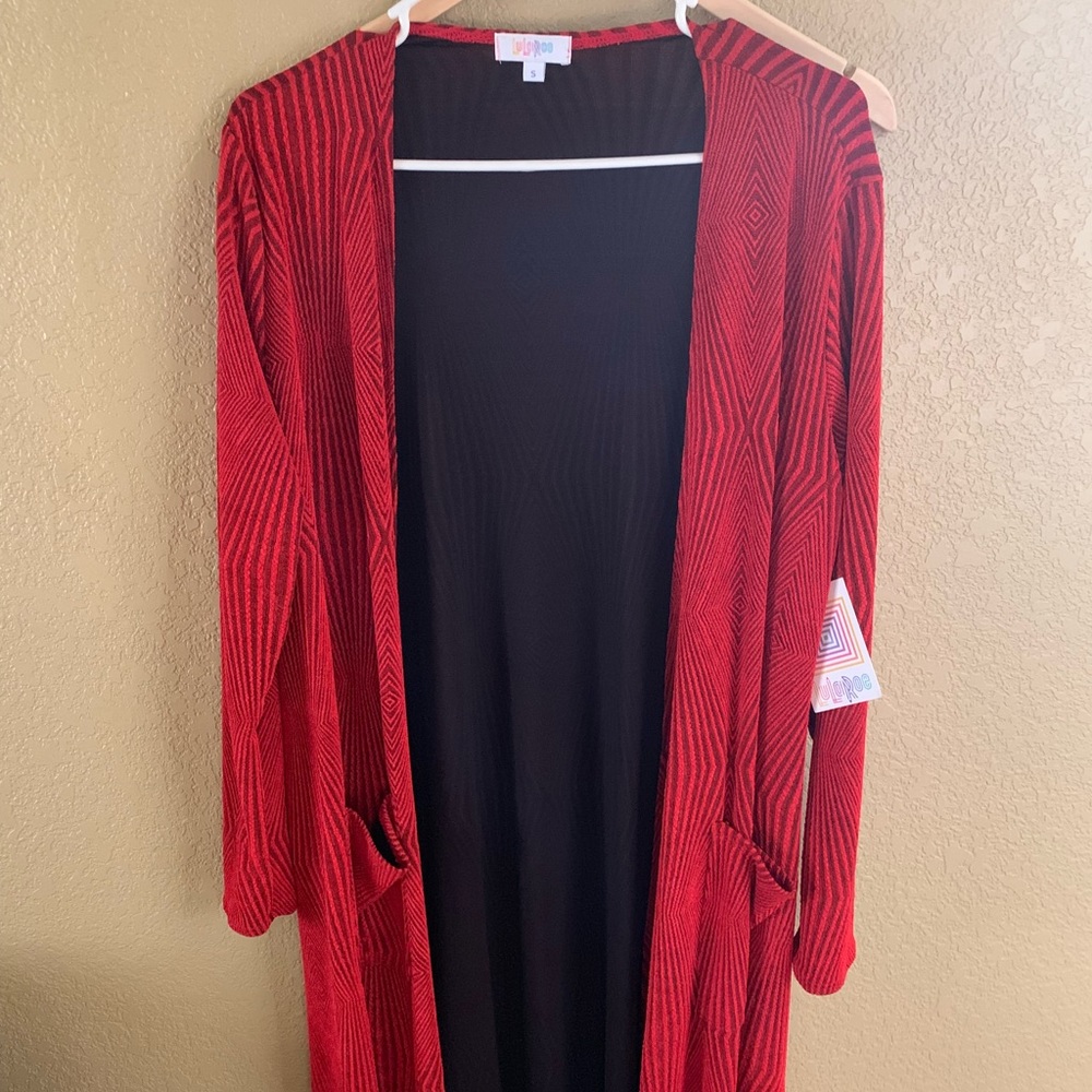 NWT.... Lularoe Sarah. Size small.